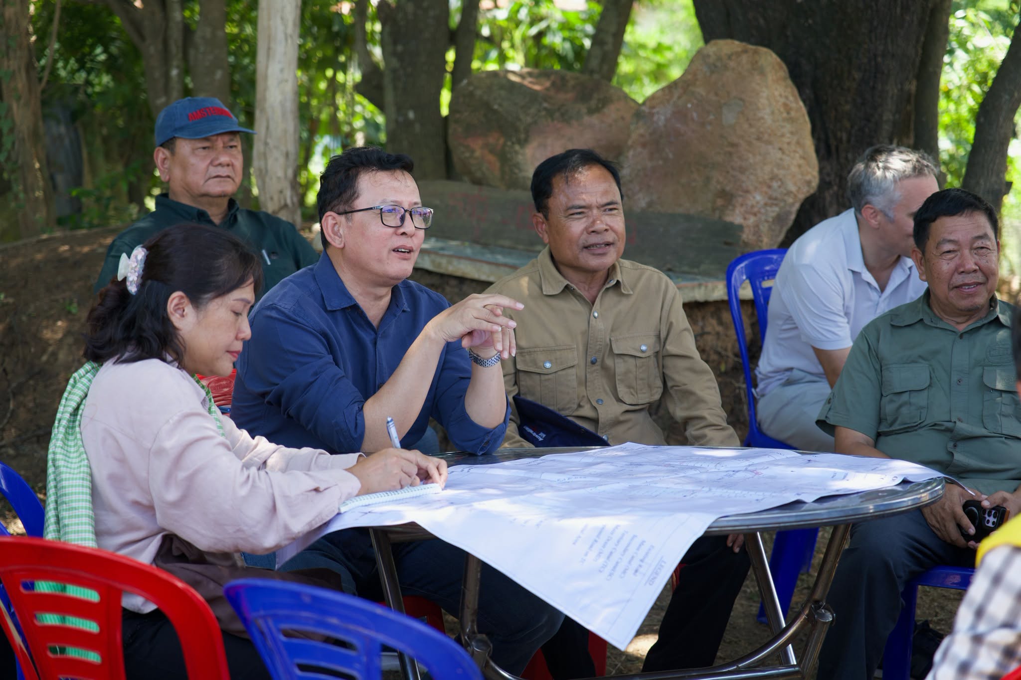 ឯកឧត្តម ចាន់ យុត្ថា រដ្ឋលេខាធិការ អញ្ជើញដឹកនាំប្រតិភូ AFD និង EU ចុះពិនិត្យវឌ្ឍនភាពគម្រោងស្តារប្រព័ន្ធធារាសាស្ត្រកង្ហត ក្នុងខេត្តបាត់ដំបង