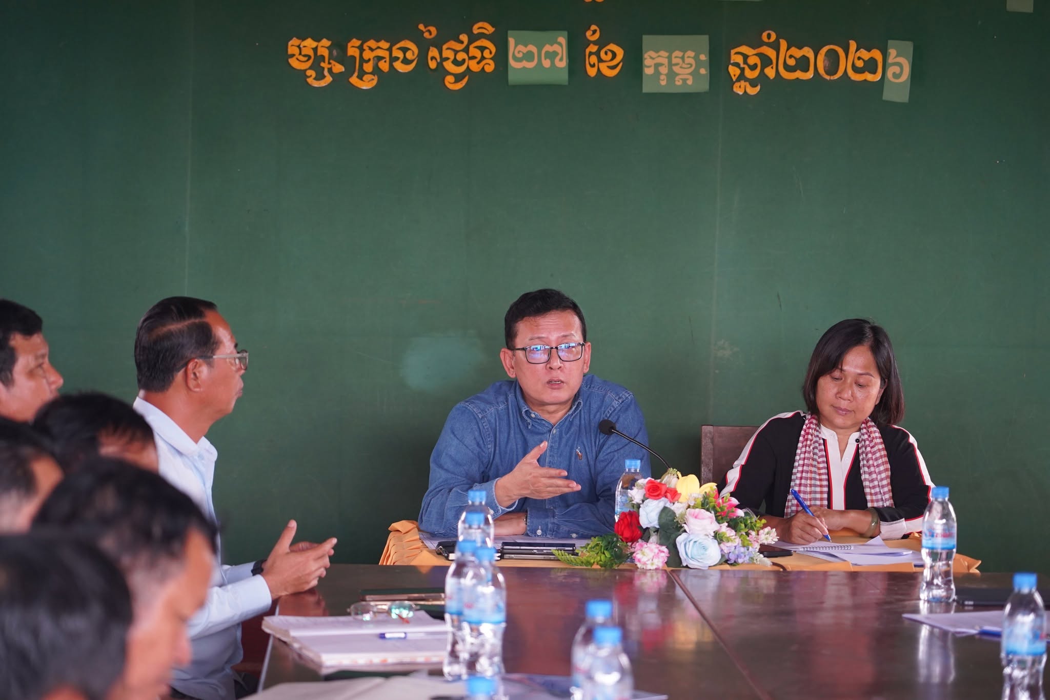ឯកឧត្តម ចាន់ យុត្ថា រដ្ឋលេខាធិការ អញ្ជើញដឹកនាំកិច្ចប្រជុំជាមួយបងប្អូនប្រជាកសិករមូលដ្ឋាន ដើម្បីពិភាក្សាលើការចាប់ផ្តើមអនុវត្តគម្រោងប្រព័ន្ធធារាសាស្ត្រទំនប់ក្រាយ នៅភូមិសាស្ដ្រខេត្តកំពង់ធំ