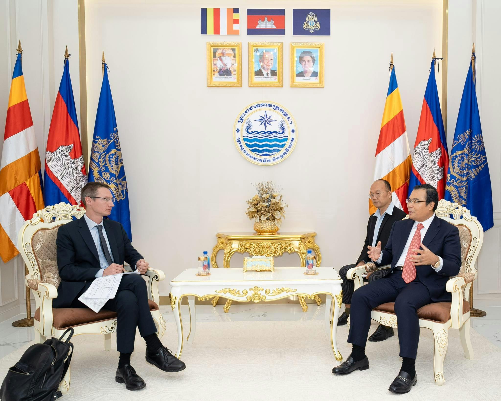 ឯកឧត្តមរដ្ឋមន្ត្រី ថោ ជេដ្ឋា ជួបពិភាក្សាការងារជាមួយប្រតិភូបេសកកម្មបារាំង ដឹកនាំដោយលោក Matthieu Le Grix ប្រធាននាយកដ្ឋានទទួលបន្ទុកការងារកសិកម្ម អភិវឌ្ឍន៍ជនបទ និងជីវចម្រុះ នៃទីភ្នាក់ងារបារាំងសម្រាប់ការអភិវឌ្ឍន៍