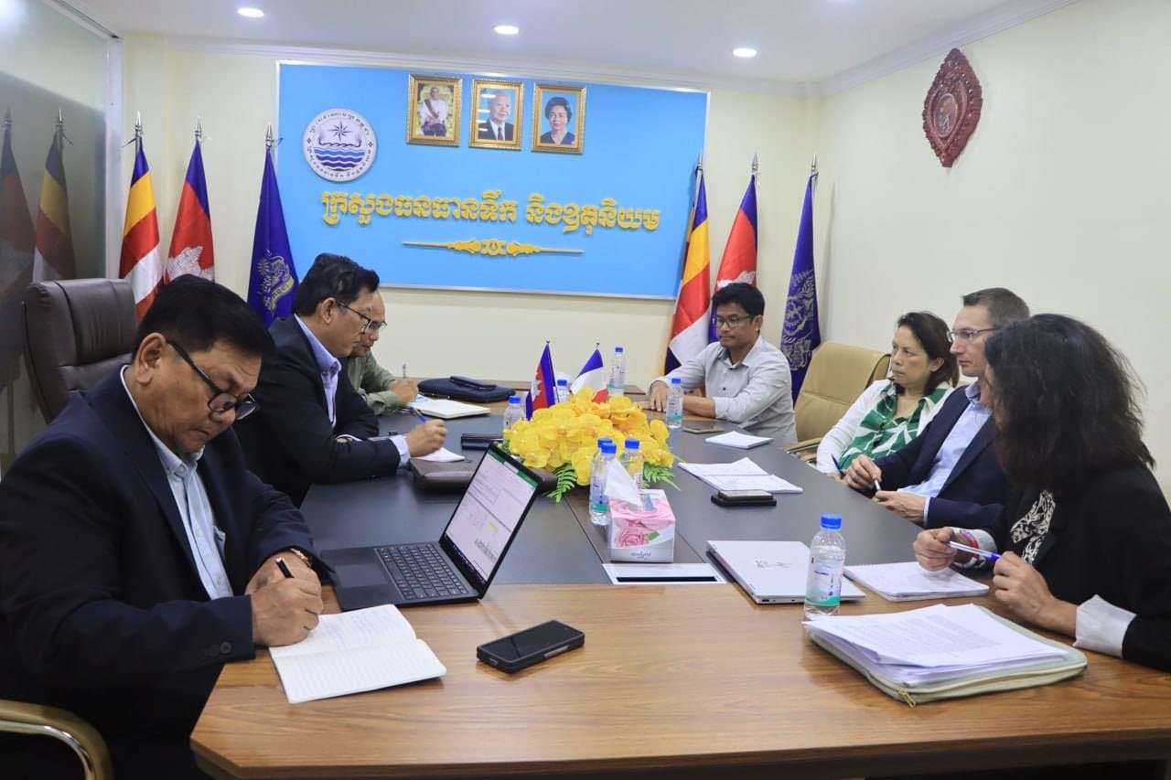 ឯកឧត្តមរដ្ឋលេខាធិការ ចាន់ យុត្ថា នាយកកម្មវិធី WAT4CAM អញ្ជើញចូល​រួម​កិច្ច​ប្រជុំ​បូក​សរុប​លទ្ធផល​ (Wrap-Up meeting) របស់​ក្រុម​បេសកកម្មត្រួតពិនិត្យ​មក​ពី​ទីក្រុង​ប៉ារីស