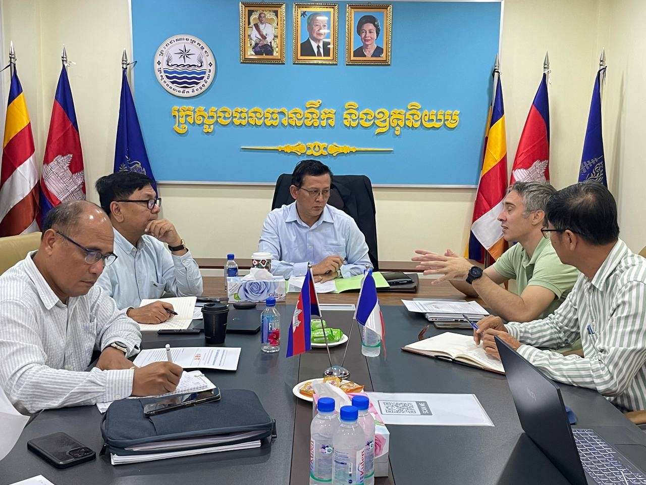 ឯកឧត្តម ចាន់ យុត្ថា រដ្ឋលេខាធិការ និងជានាយកកម្មវិធី WAT4CAM នៃក្រសួងធនធានទឹក និងឧតុនិយម​ បានដឹកនាំកិច្ចប្រជុំ ពិនិត្យវឌ្ឍនភាពរបស់កម្មវិធីគ្រប់គ្រងទិន្នន័យប្រព័ន្ធធារាសាស្ត្របែបឌីជីថល