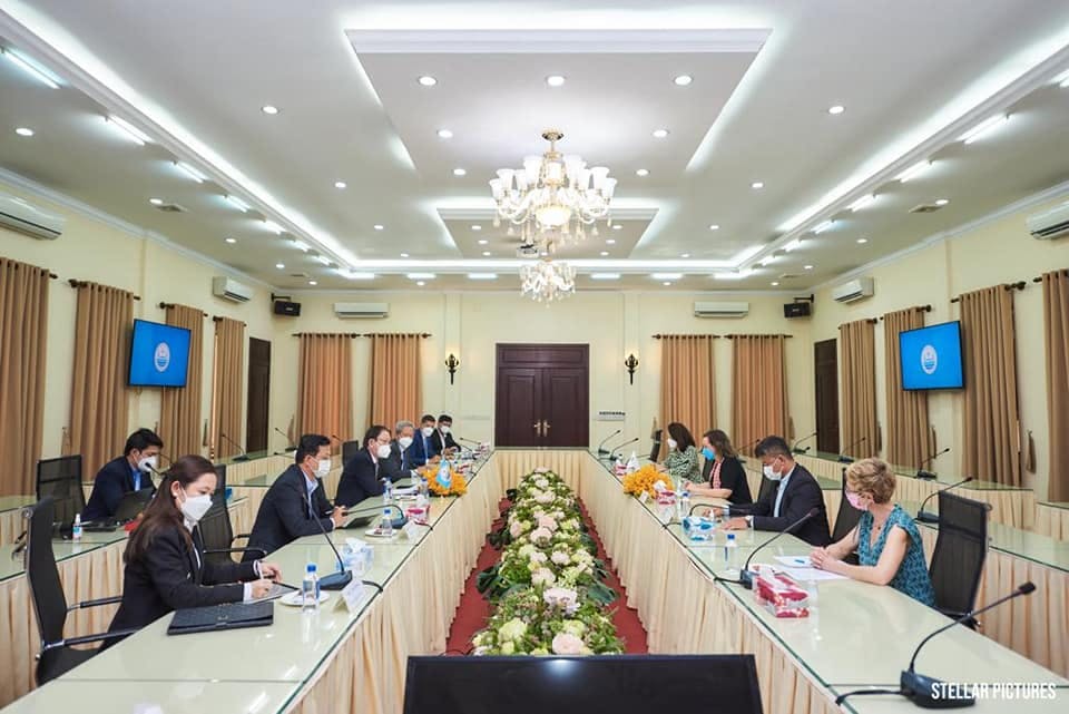 ឯកឧត្តម លឹម គានហោ បានអនុញ្ញាតឱ្យលោកស្រី Ophile BOURHIS  នាយិកាទីភ្នាក់ងារបារាំងសម្រាប់ការអភិវឌ្ឍ AFD ប្រចាំកម្ពុជា ដែលនឹងត្រូវចប់បេសកកម្មការងារ ចូលជួបជម្រាបលា និងលោកស្រី Sandrine Boucher នឹងត្រូវមកទទួលការងារជានាយិកាថ្មី ចូលជួបសម្ដែងការគួរសម និងពិភាក្សាការងារ