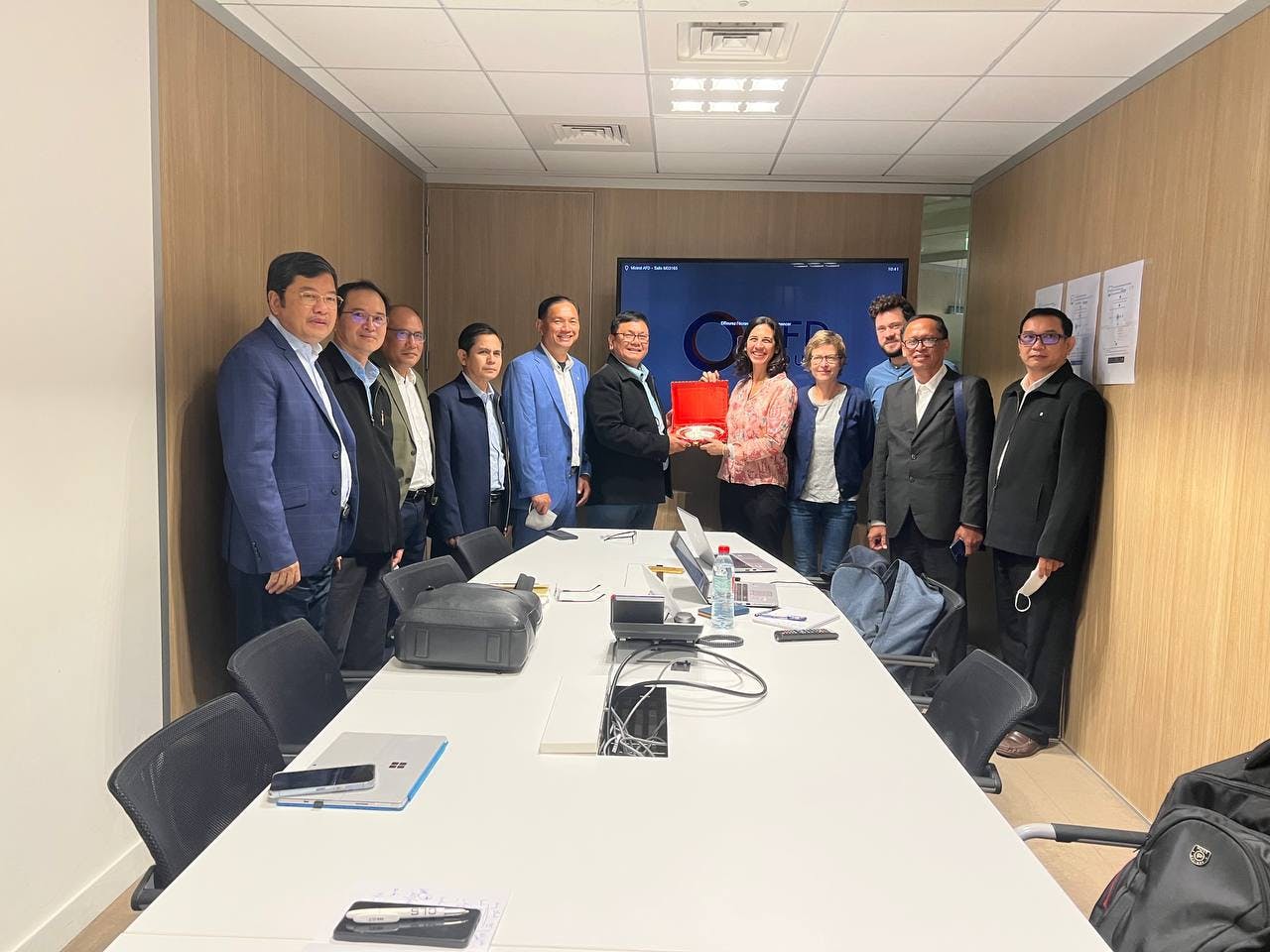 ប្រតិភូកម្មវិធី​ WAT4CAM តំណាងក្រសួងធនធានទឹក​ និងឧតុនិយម​ ធ្វើដំណើរទស្សន​កិច្ចទៅកាន់ប្រទេសបារាំង